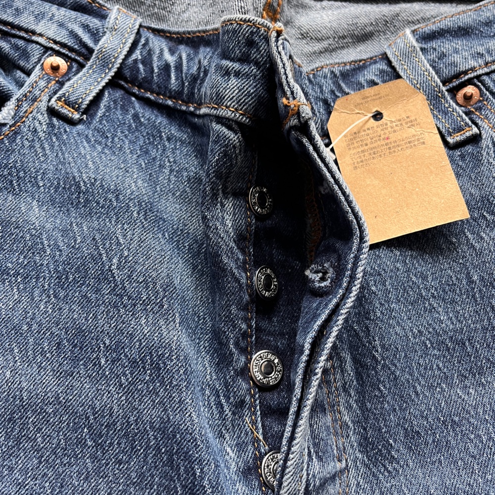 Levi's Blue Jeans 501 with Classic Style - Picture 7 of 10